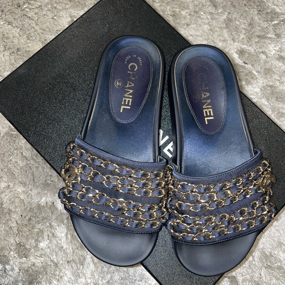 Chanel slides 100% authentic in marine - Picture 3 of 6